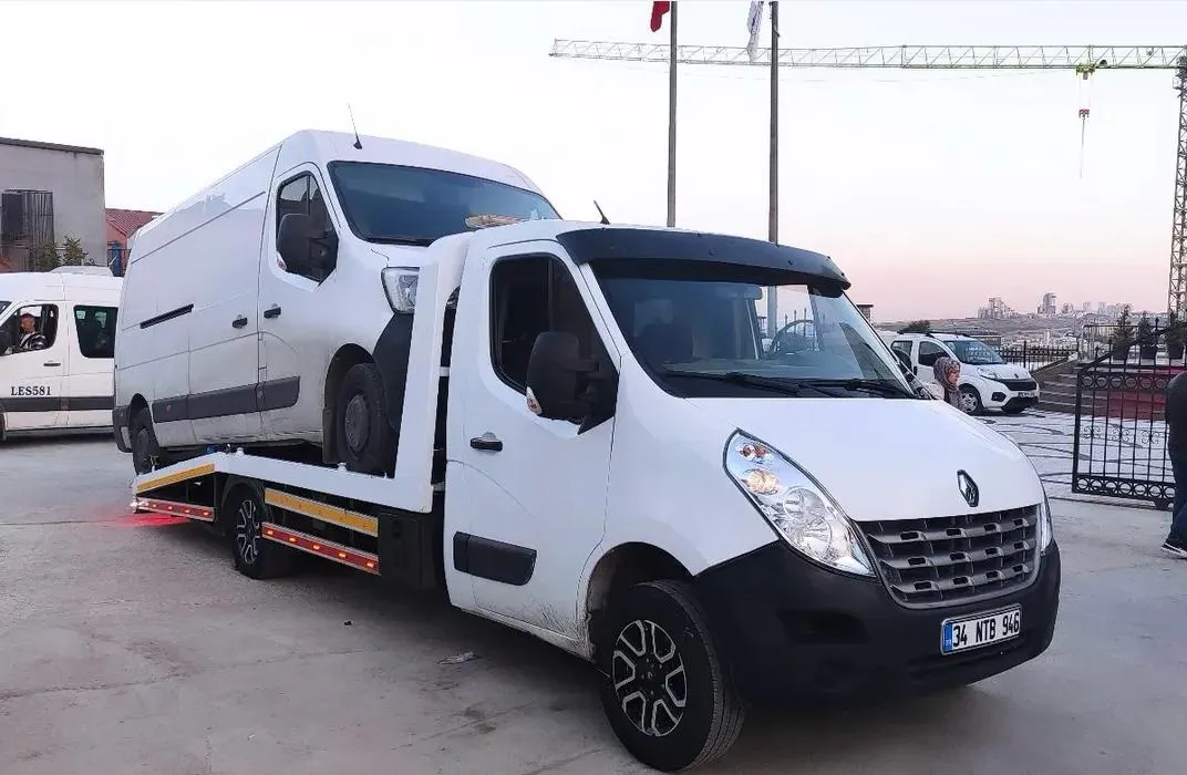 Araç yükleme rampa ile güvenli taşıma